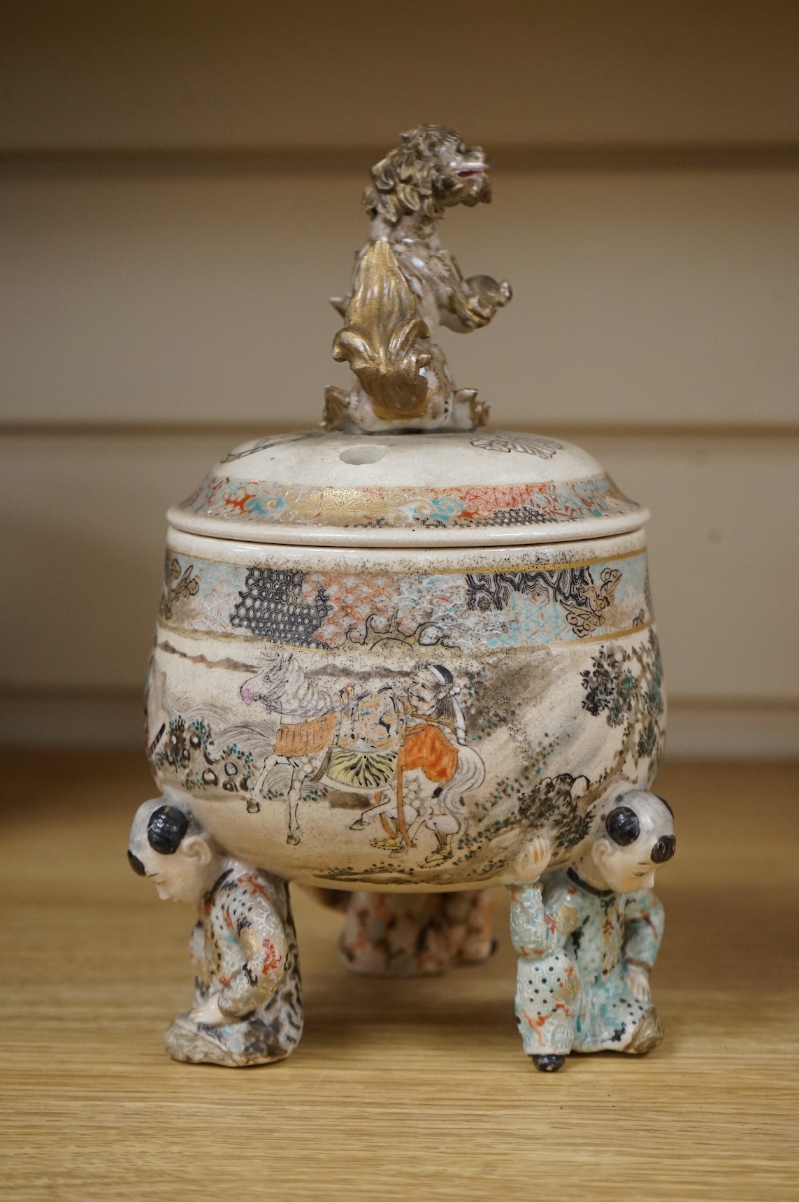 A Japanese Satsuma tripod koro and cover, Meiji period, 21cm